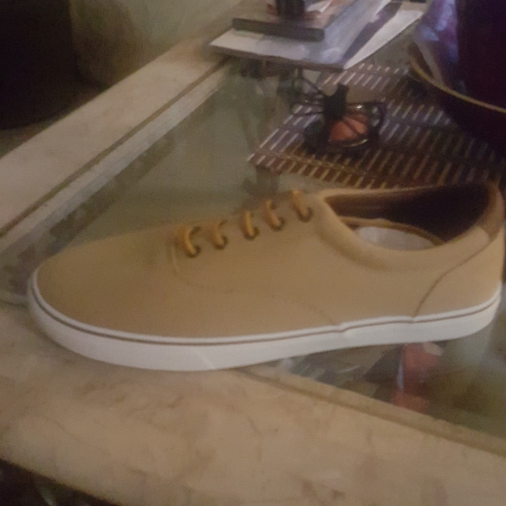 TOMMY HILGER SHOES
